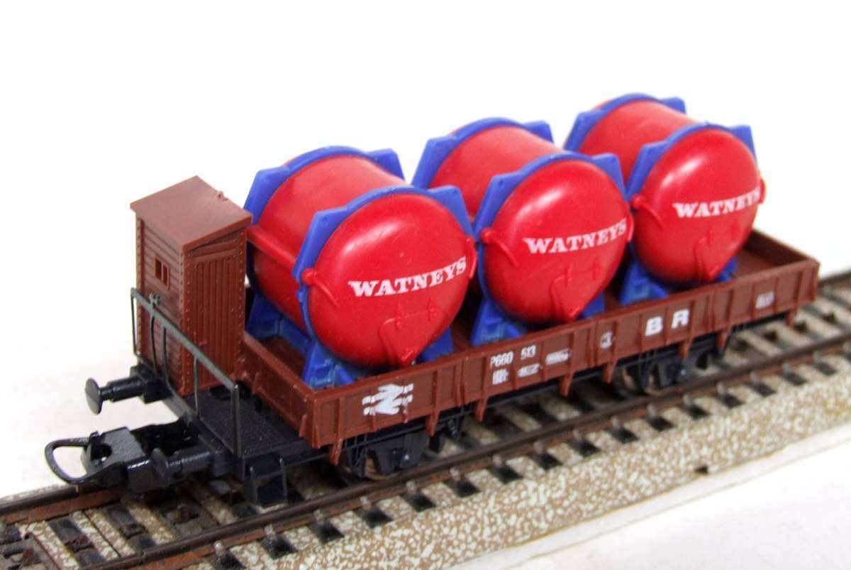 LIMA HO: BR "WATNEYS" Beer Carrier in Good Un-Boxed, Used Condition (Italy)