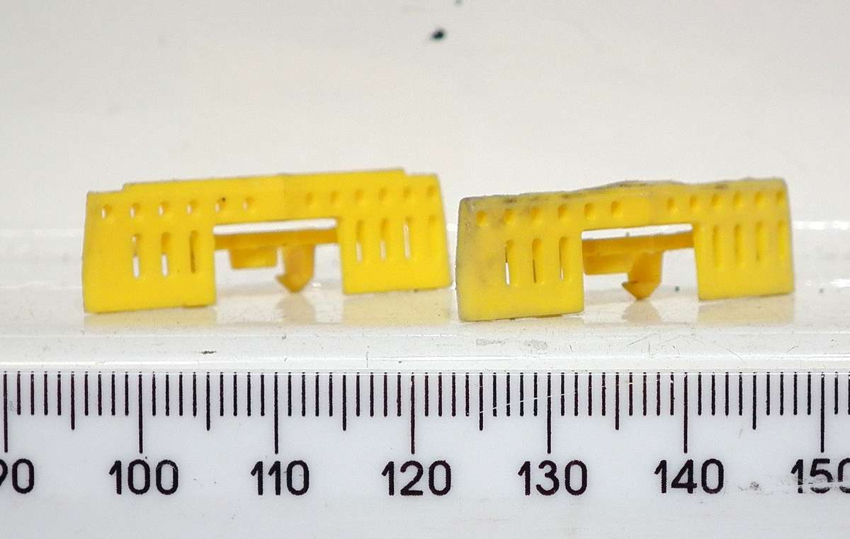 LIMA HO: SAR E5 `Blue Train` Locomotive cowcatchers in Good un-boxed condition for Parts.(Italy)