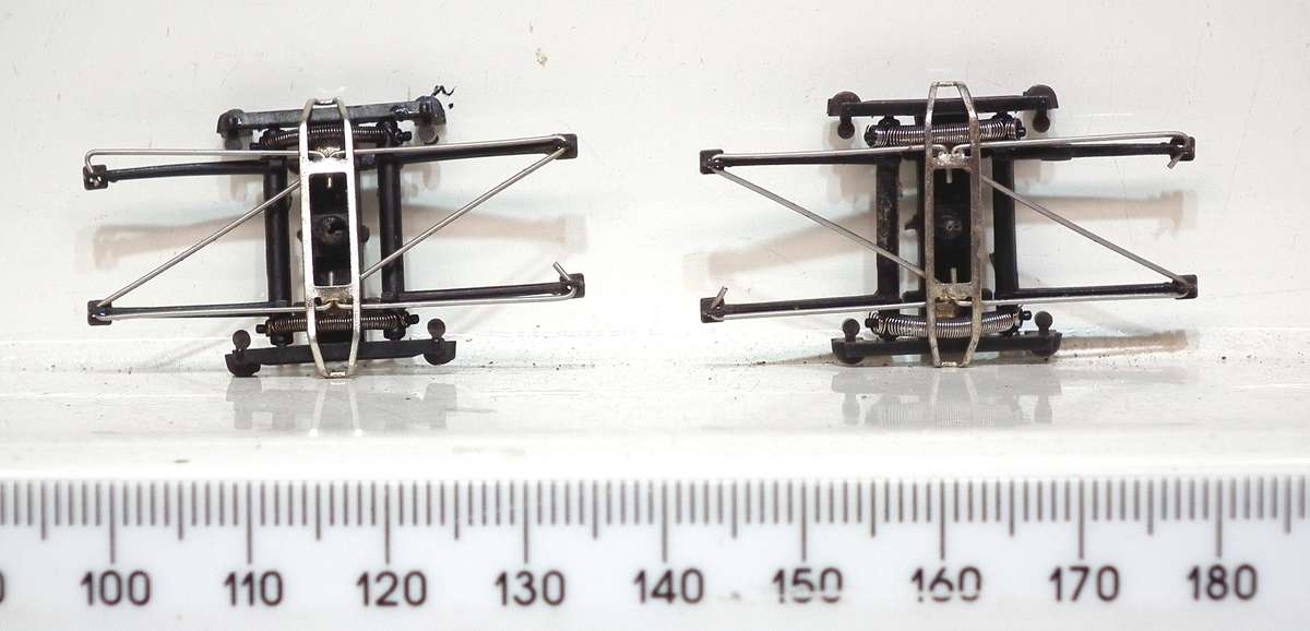 LIMA HO: 1pr SAR E5 Locomotive Pantographs  in Good condition(with Springs) for Parts.(Italy)