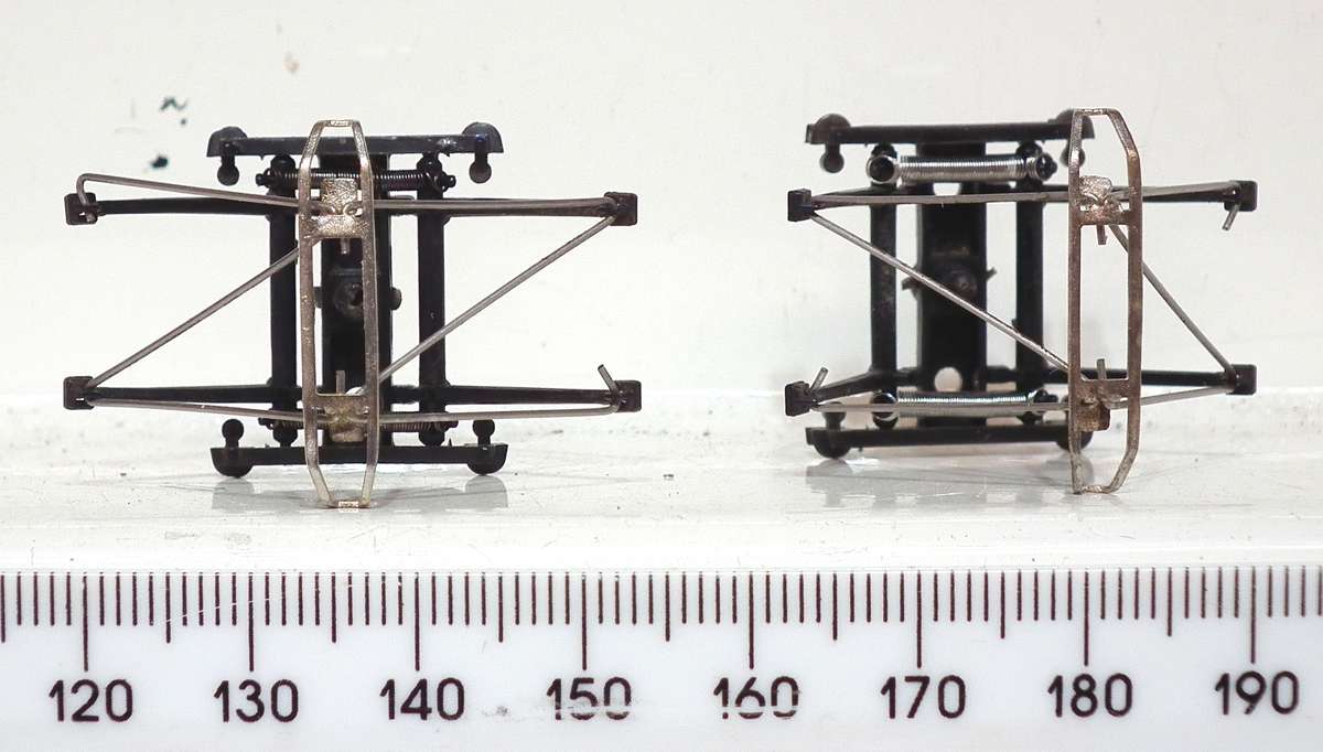 LIMA HO: 1pr SAR E5 Locomotive Pantographs  in Good condition(with Springs) for Parts.(Italy)