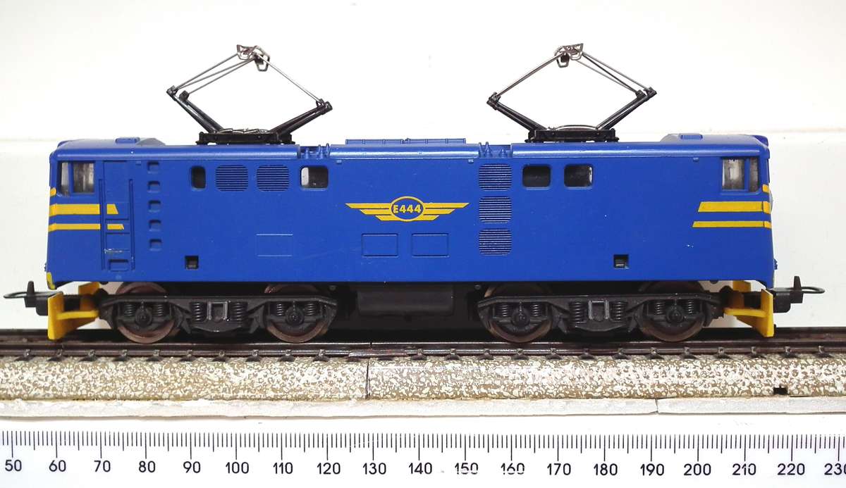 LIMA HO:  SAR `Blue Train` E5 Dummy Loco with Lights  in Good Un-Boxed Operational condition.(Italy)