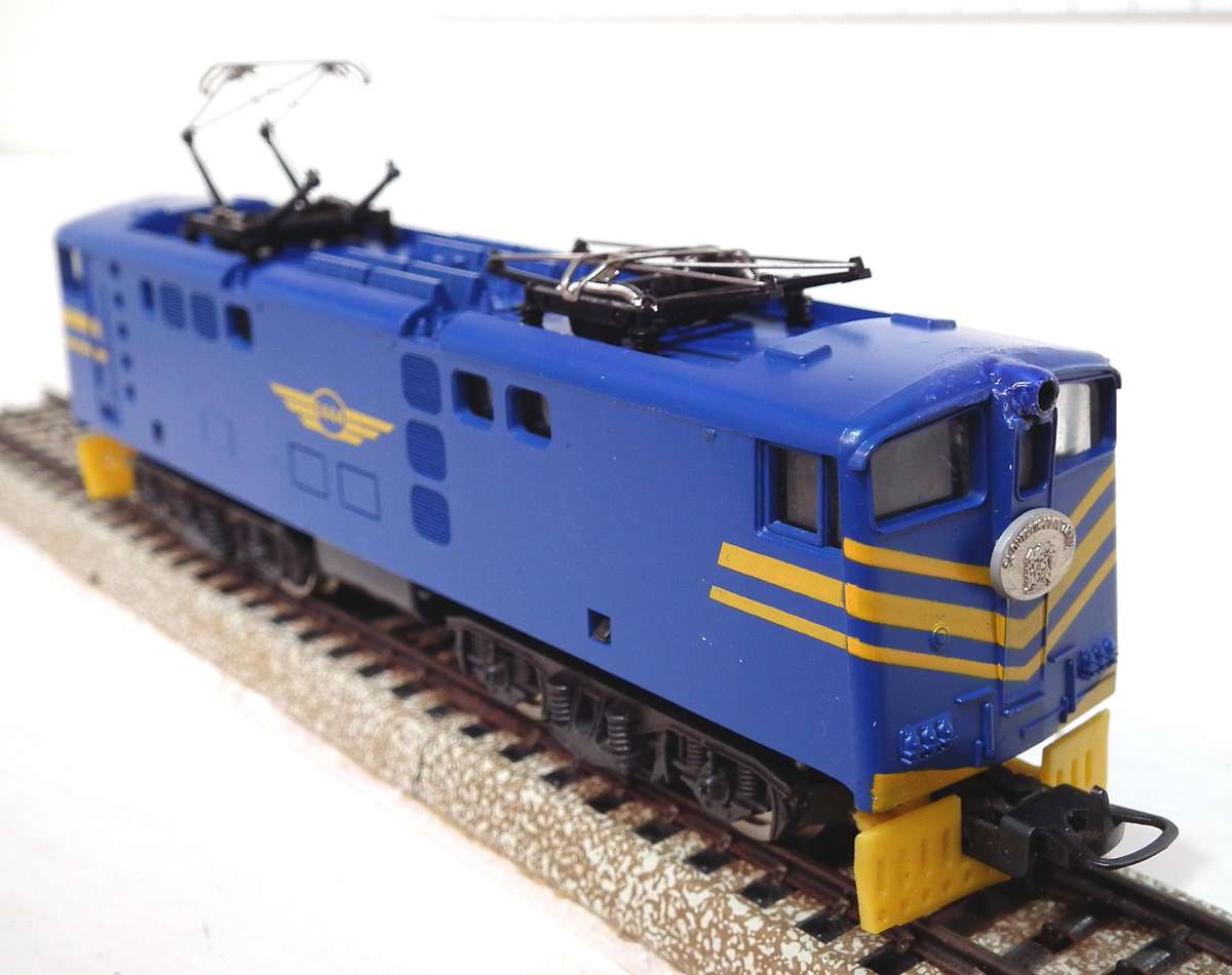 LIMA HO:  SAR `Blue Train` E5 Dummy Loco with Lights  in Good Un-Boxed Operational condition.(Italy)