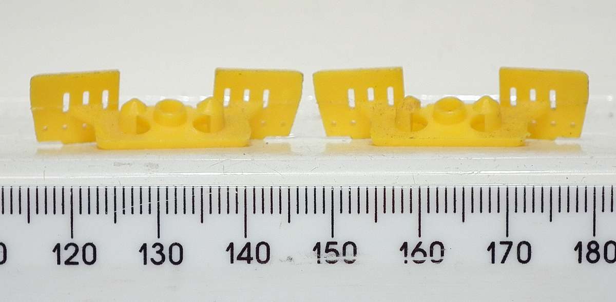 LIMA HO: SAR E5 `Blue Train` Locomotive cowcatchers in Good un-boxed condition for Parts.(Italy)