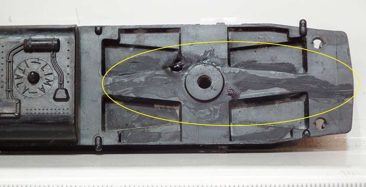 LIMA HO: SAR Power E5 Locomotive Chassis in Fair, Repaired condition for Parts.(Italy)