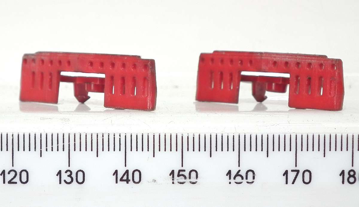 LIMA HO: SAR E5 `Trans Karoo` Locomotive cowcatchers in Good un-boxed condition for Parts.(Italy)