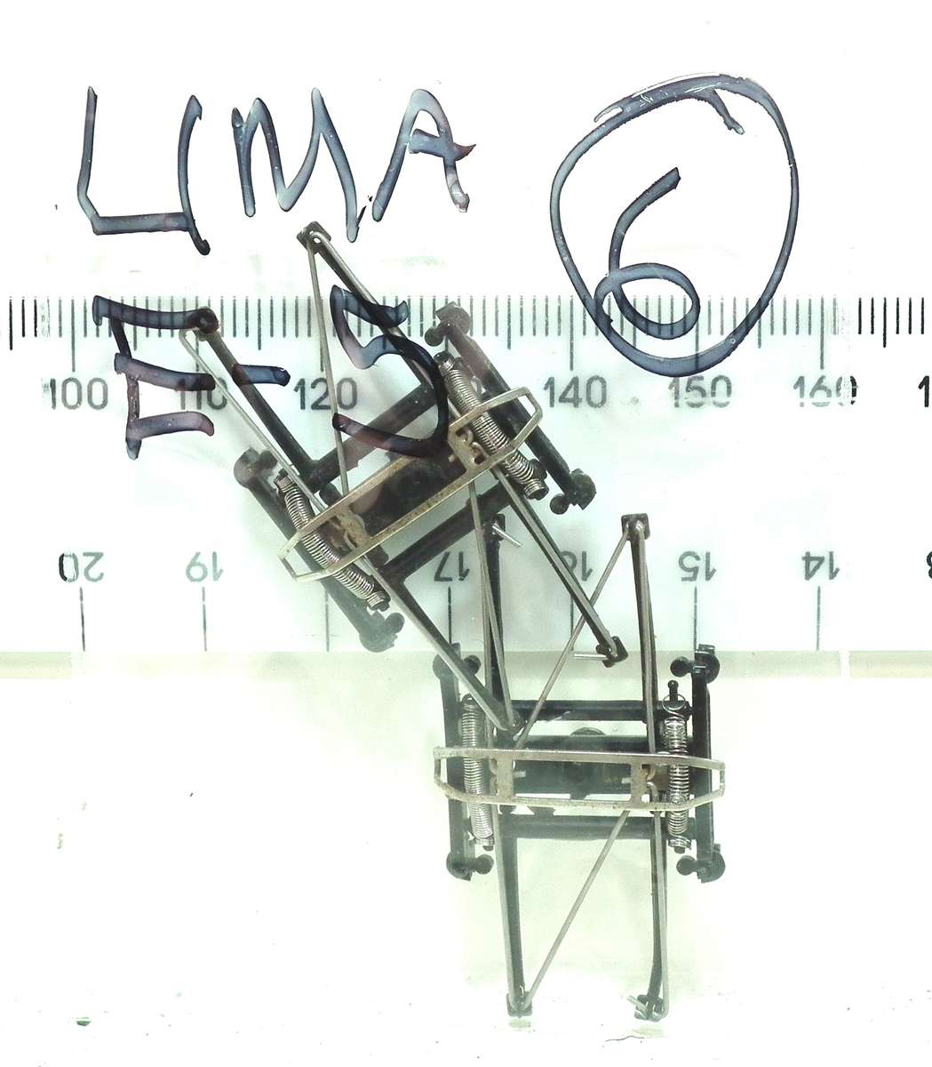 LIMA HO: 1pr SAR E5 Locomotive Pantographs  in Good condition(with Springs) for Parts.(Italy)