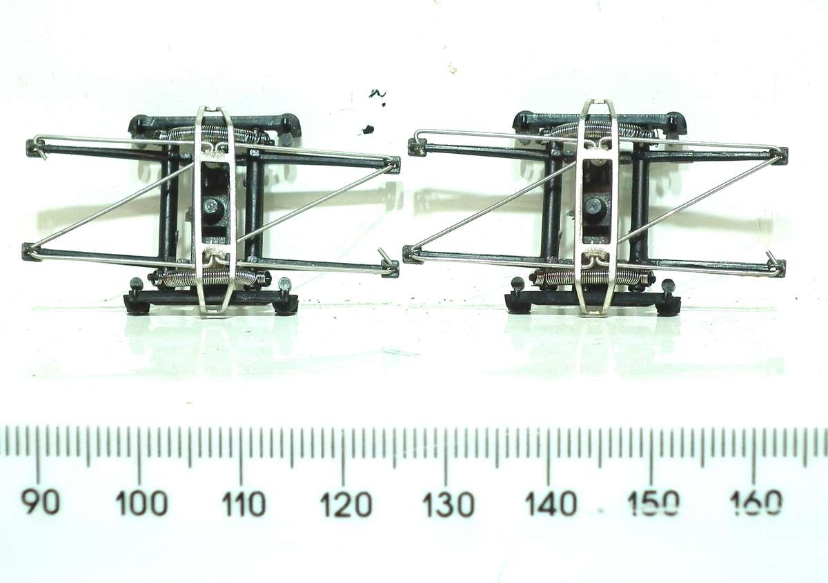 LIMA HO: 1pr SAR E5 Locomotive Pantographs  in Good condition(with Springs) for Parts.(Italy)