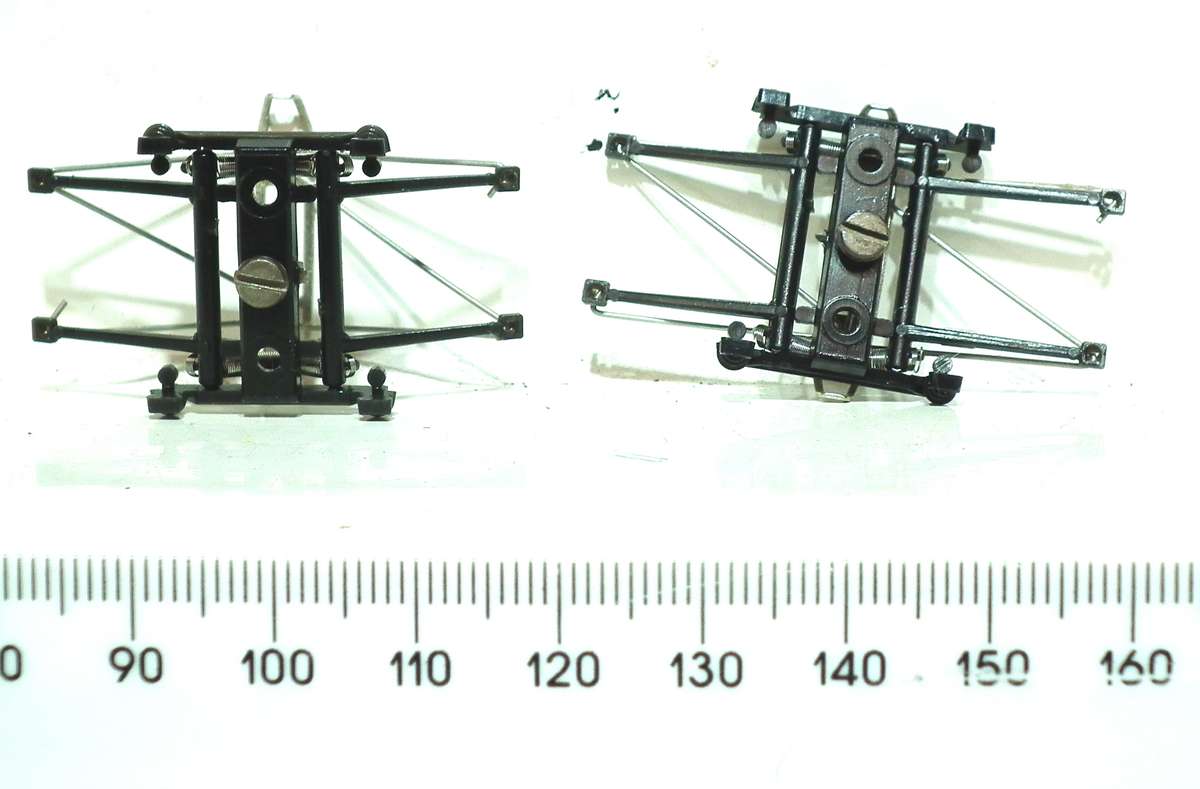 LIMA HO: 1pr SAR E5 Locomotive Pantographs  in Good condition(with Springs) for Parts.(Italy)