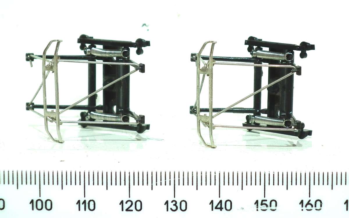 LIMA HO: 1pr SAR E5 Locomotive Pantographs  in Good condition(with Springs) for Parts.(Italy)