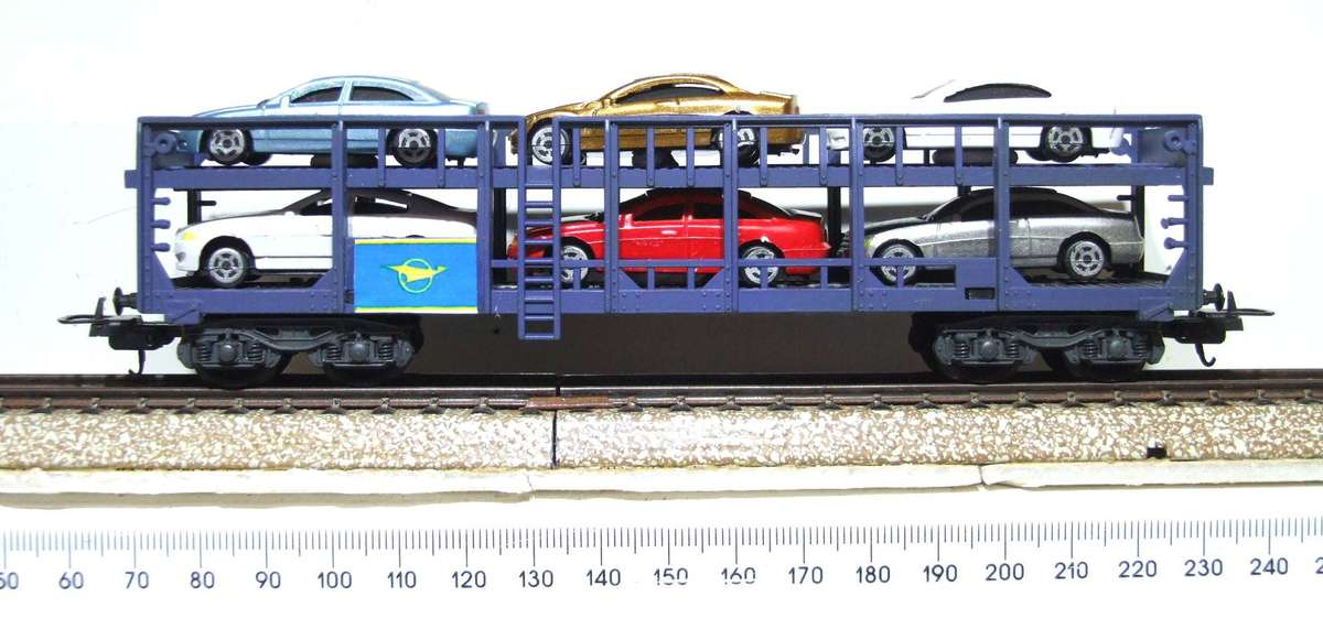 LIMA HO:   "Blue Train" Auto Carrier with Six Modern Car Load in Good Un-Boxed, Used Condition (Ital