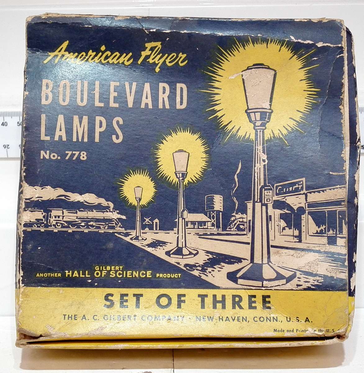 AMERICAN FLYER O: 3pc Vintage Boulevard Lamps  in Very Good Boxed condition(USA)