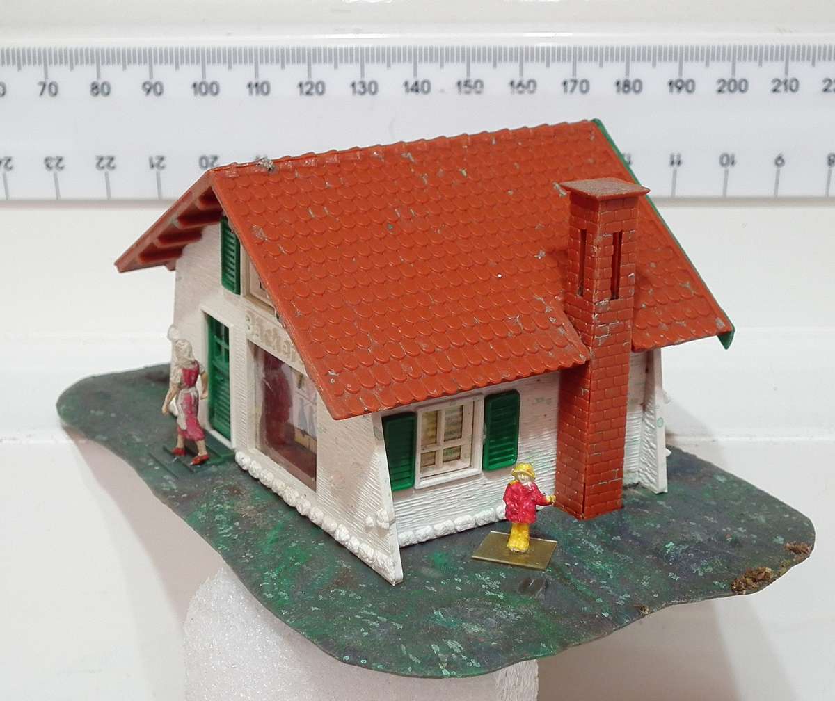 POLA HO:  German Plastic Bakery/House in Fair Used Condition.
