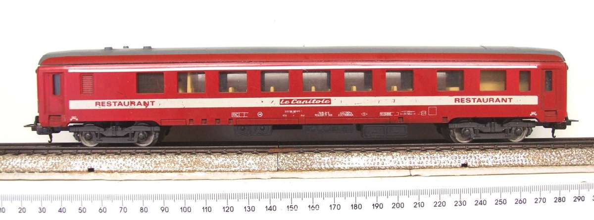 LIMA HO: Vintage "Le Capitol" Dining Coach in Good un-boxed condition(Italy)