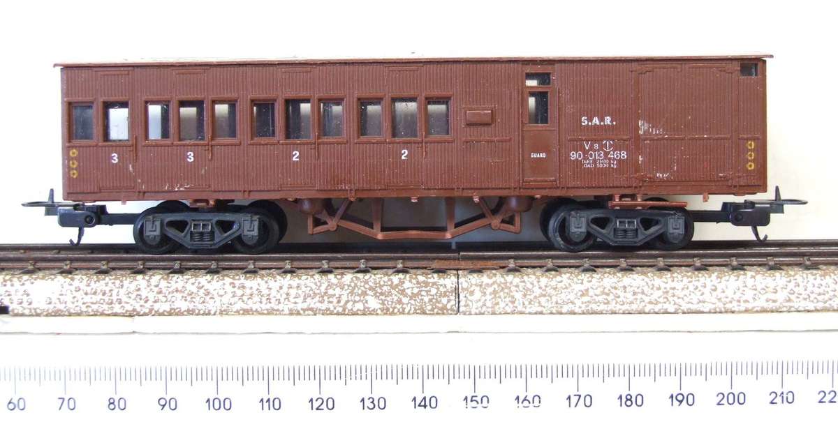 LIMA HO: Vintage SAR V8 Guards Van in Scrap Condition (Italy)
