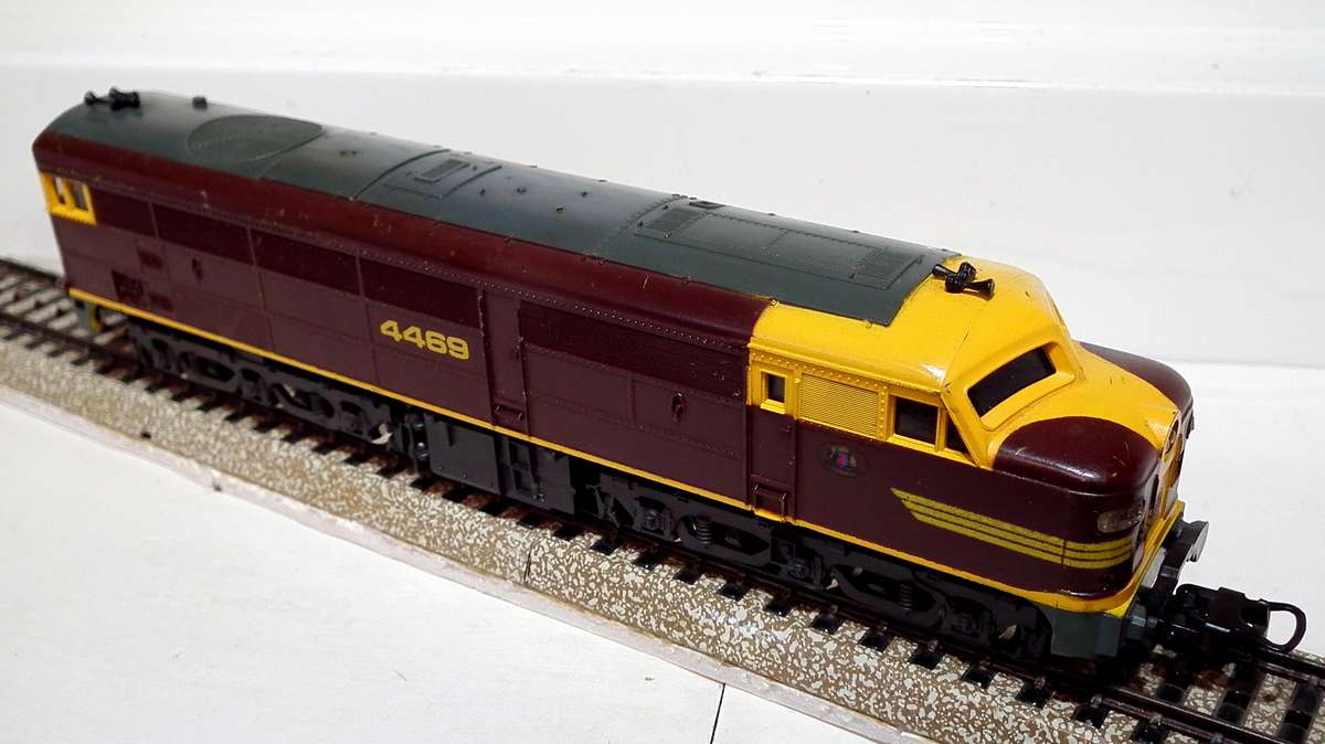 LIMA HO:  6 Axile ALCO DL 500 Diesel Loco in Fair Un-Boxed Operational condition.(Italy)