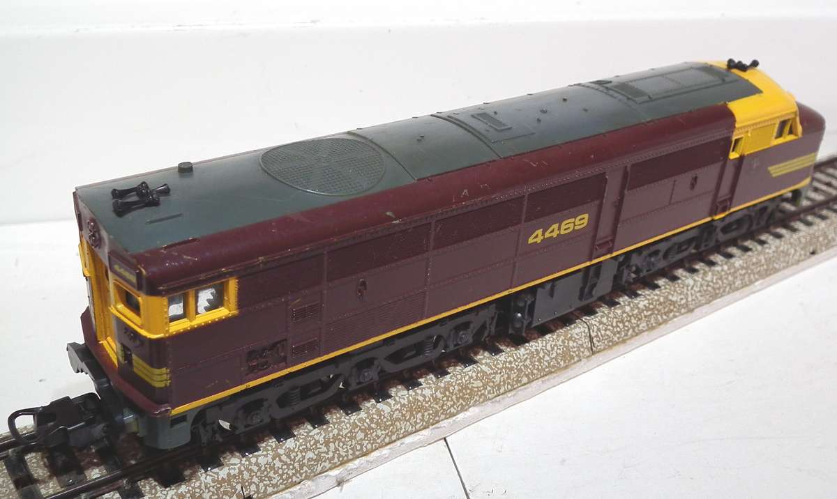 LIMA HO:  6 Axile ALCO DL 500 Diesel Loco in Fair Un-Boxed Operational condition.(Italy)