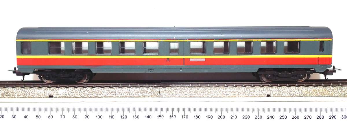 LIMA HO:  SAR METRO BLITZ Passenger Coach in Good  Used and  Un-Boxed condition.(Italy)