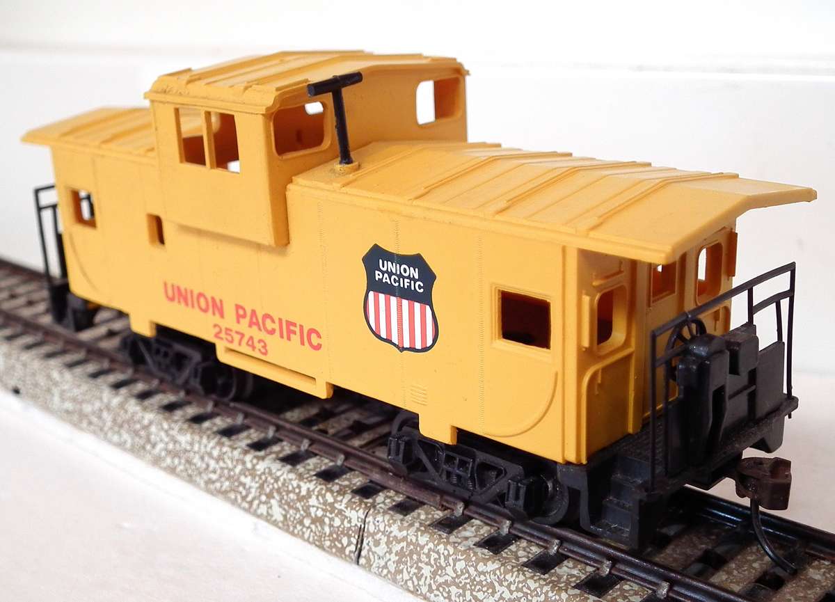 BACHMANN HO:  UNION PASIFIC Caboose in Good Un-Boxed condition.