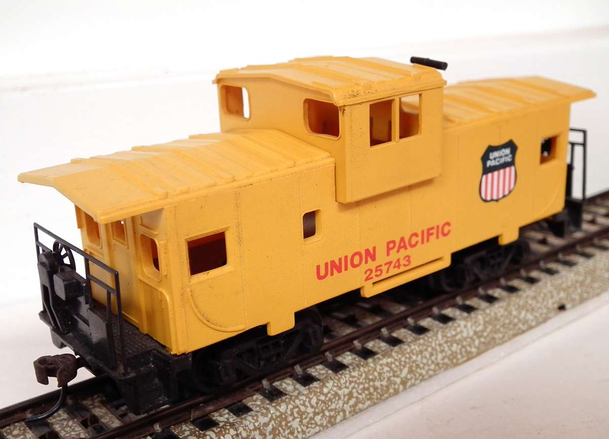 BACHMANN HO:  UNION PASIFIC Caboose in Good Un-Boxed condition.