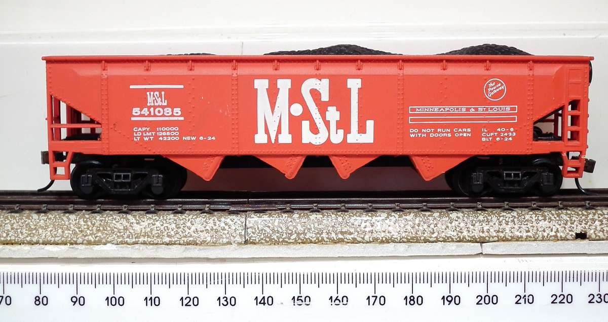BACHMANN HO:  M-StL Four Bay Coal Hopper in Good Un-Boxed condition.