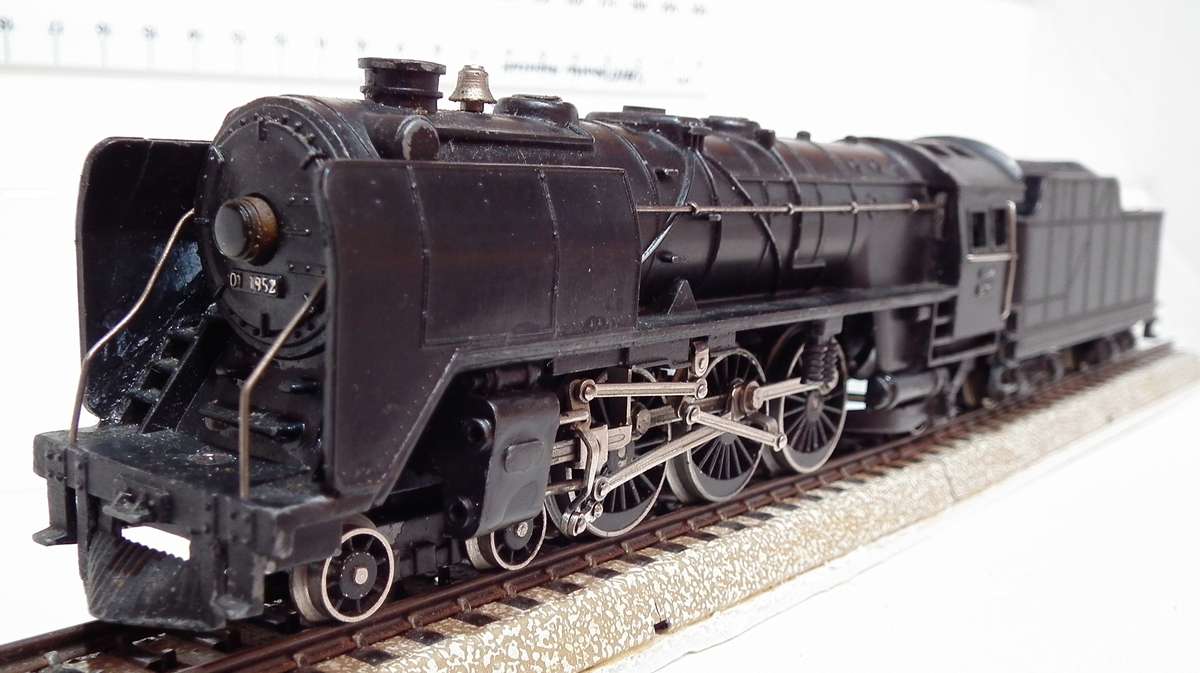 FLEISCHMANN HO: Very Heavy All Metal Vintage 4-6-2 Steam Loco in Good Running Condition.