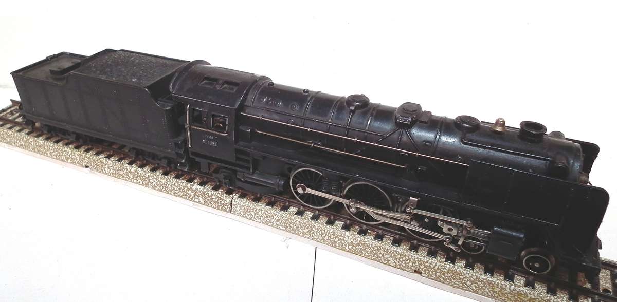 FLEISCHMANN HO: Very Heavy All Metal Vintage 4-6-2 Steam Loco in Good Running Condition.