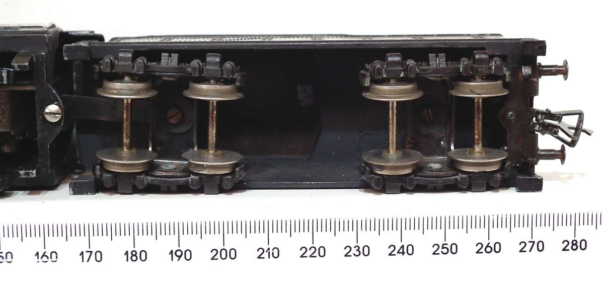 FLEISCHMANN HO: Very Heavy All Metal Vintage 4-6-2 Steam Loco in Good Running Condition.