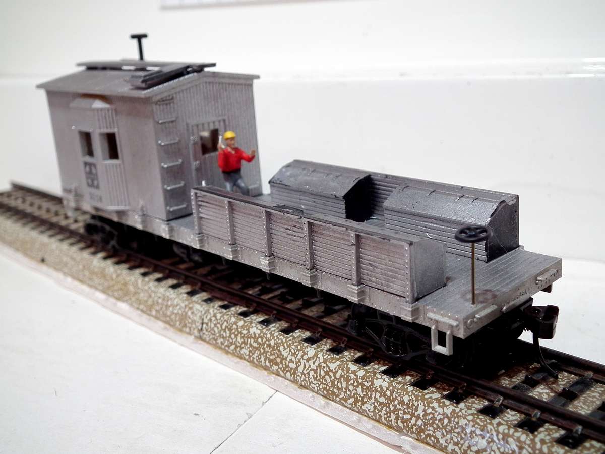ATHEARN HO:  Vintage SF Track Maintenance Car in Good Un-Boxed condition.