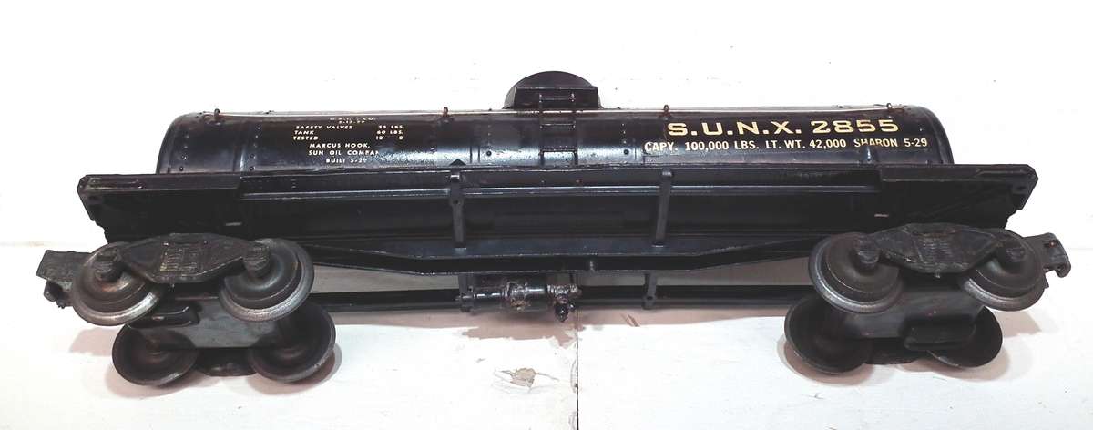 LIONEL O:  Vintage "SUNOKO" Single Dome Tanker in Fair Used, Un-Boxed condition(USA)