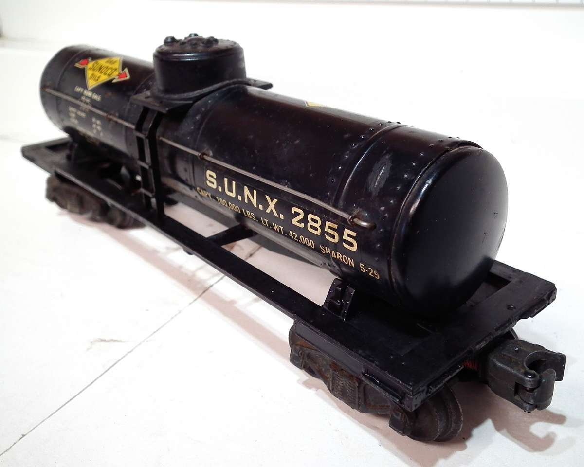 LIONEL O:  Vintage "SUNOKO" Single Dome Tanker in Fair Used, Un-Boxed condition(USA)