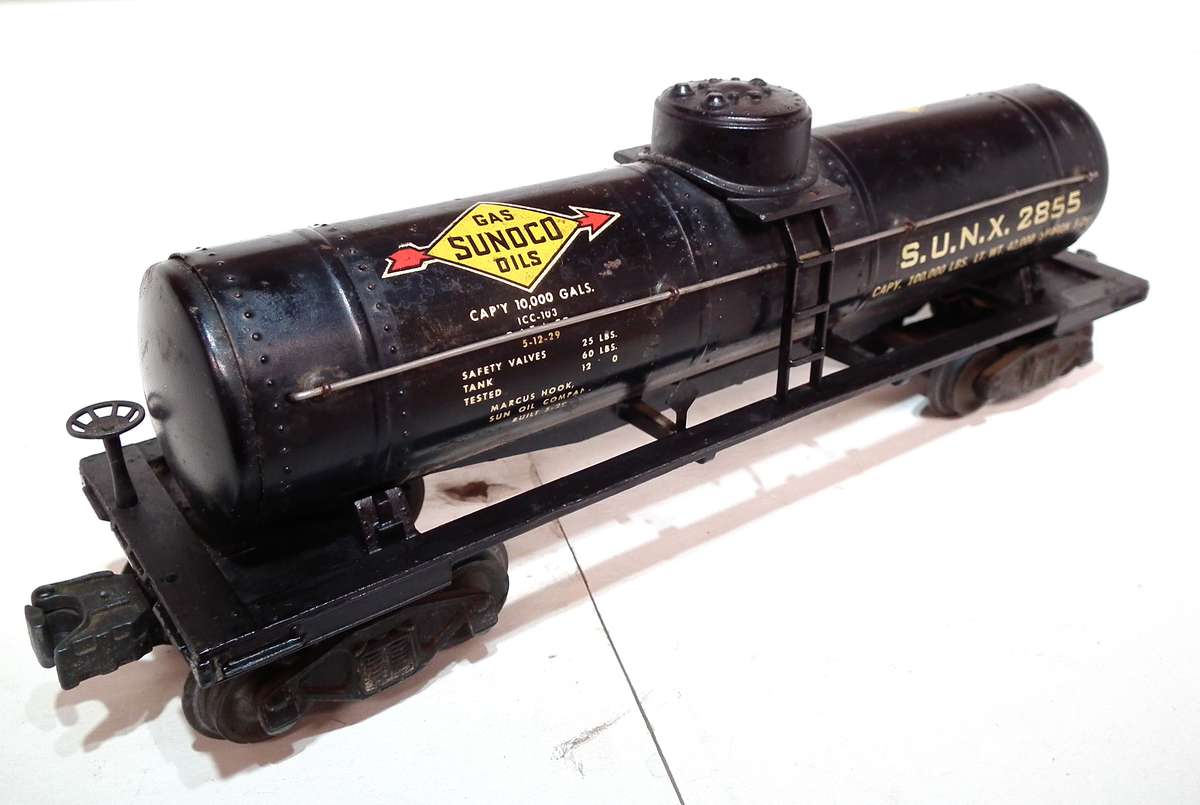 LIONEL O:  Vintage "SUNOKO" Single Dome Tanker in Fair Used, Un-Boxed condition(USA)