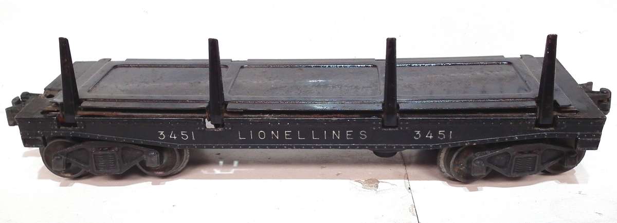 LIONEL O:  Vintage "LIONELLINES" Auto Unload Flat Bed Car in Fair Used, Un-Boxed condition(USA)