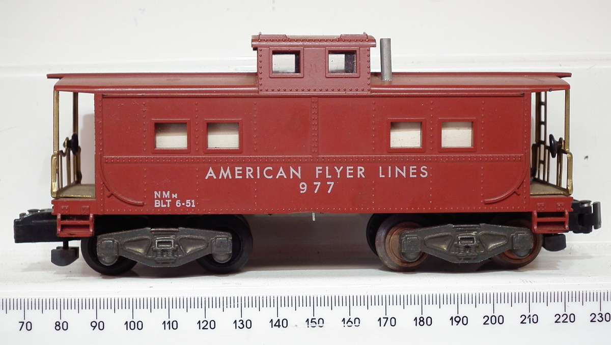 AMERICAN FLYER S:  Vintage 977 Action Caboose in Excellent Boxed condition(USA)