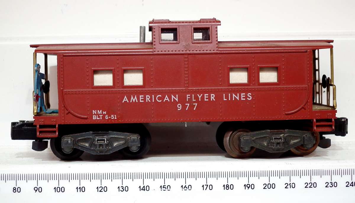 AMERICAN FLYER S:  Vintage 977 Action Caboose in Excellent Boxed condition(USA)
