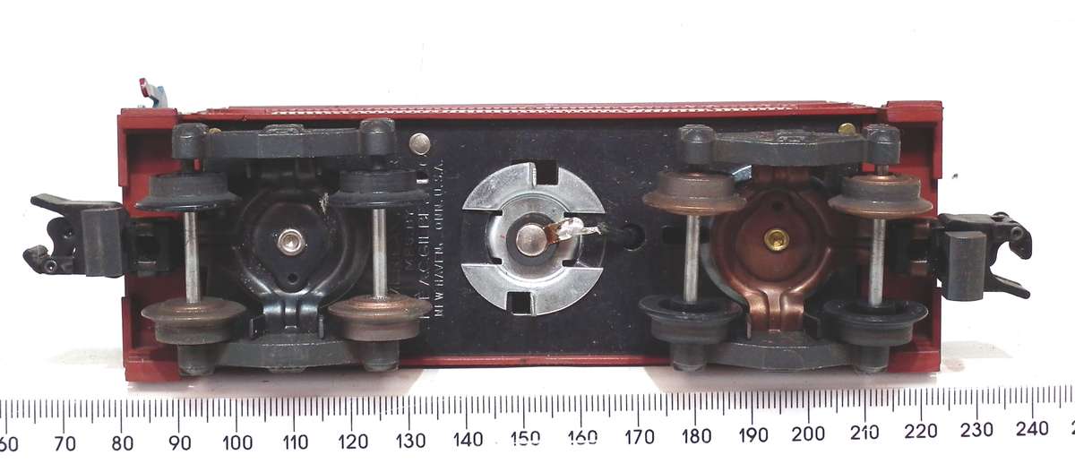 AMERICAN FLYER S:  Vintage 977 Action Caboose in Excellent Boxed condition(USA)