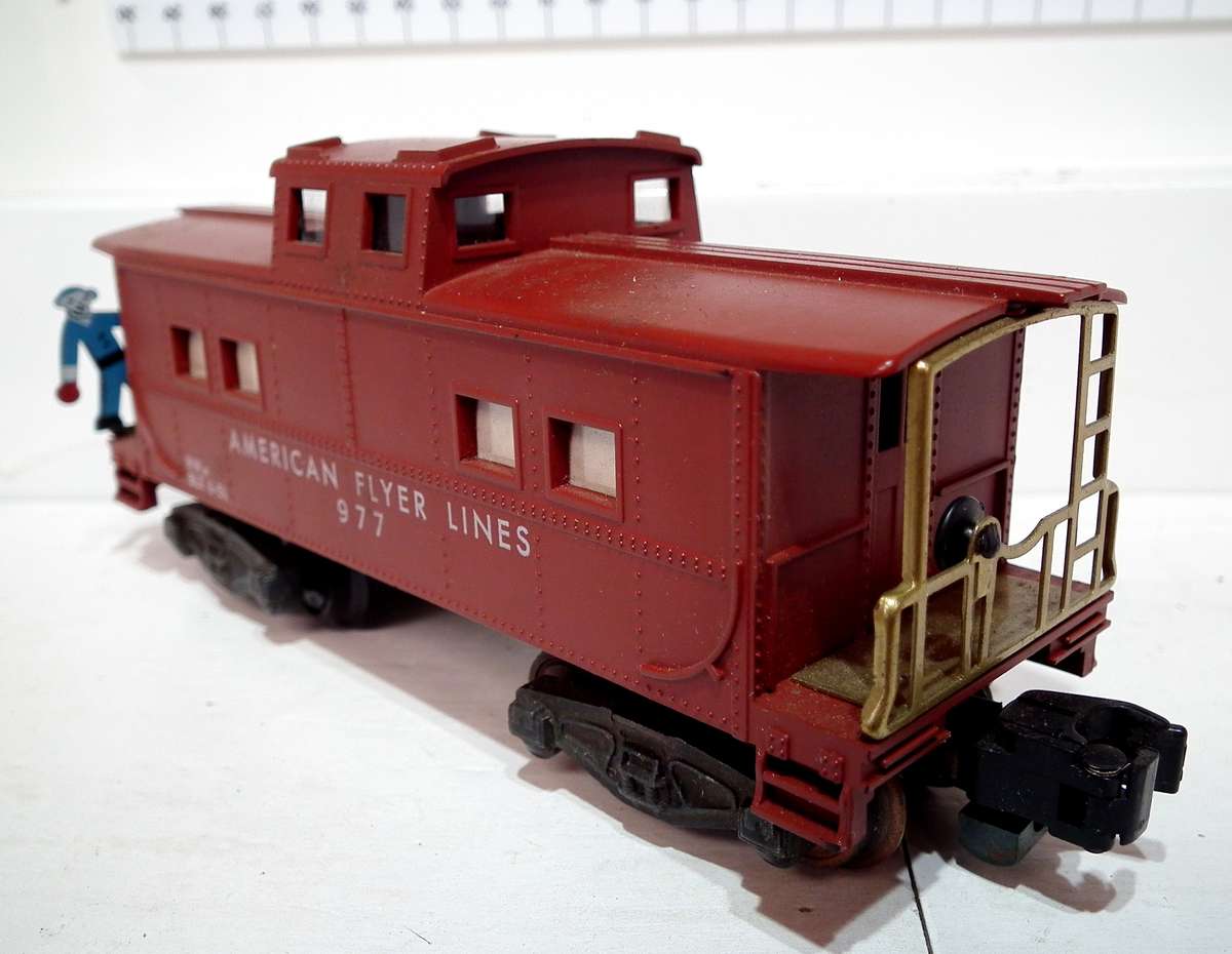 AMERICAN FLYER S:  Vintage 977 Action Caboose in Excellent Boxed condition(USA)