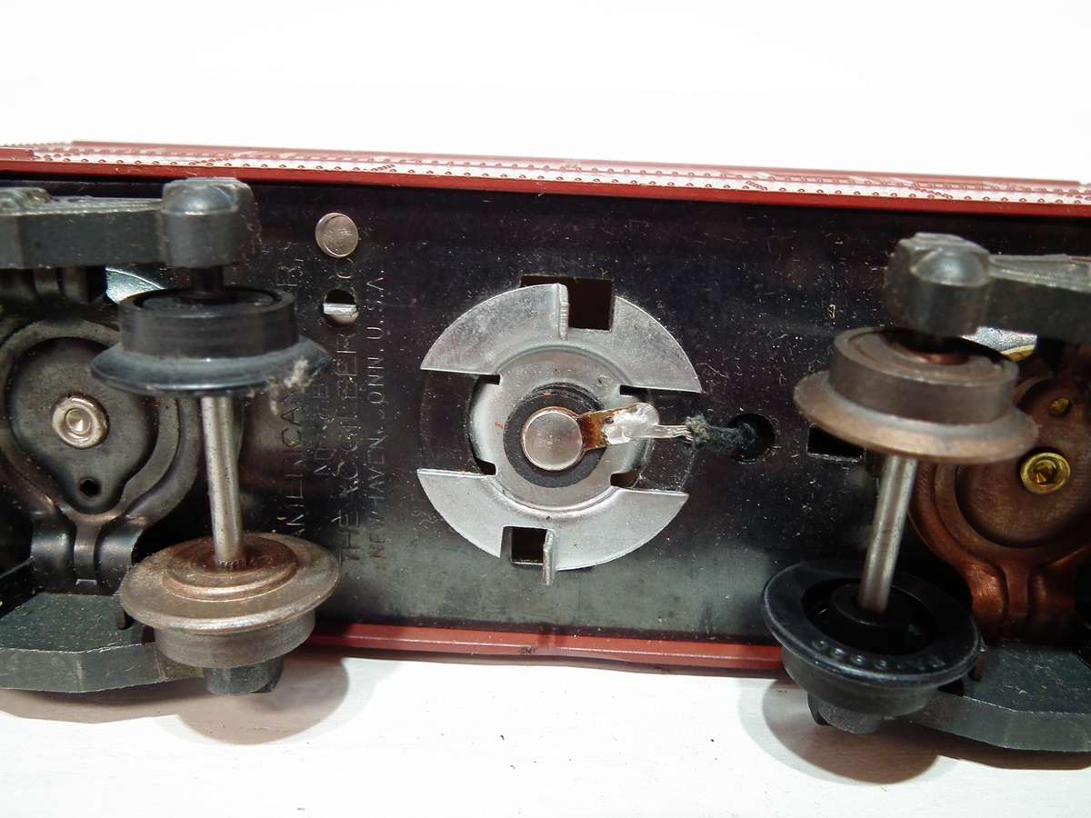 AMERICAN FLYER S:  Vintage 977 Action Caboose in Excellent Boxed condition(USA)