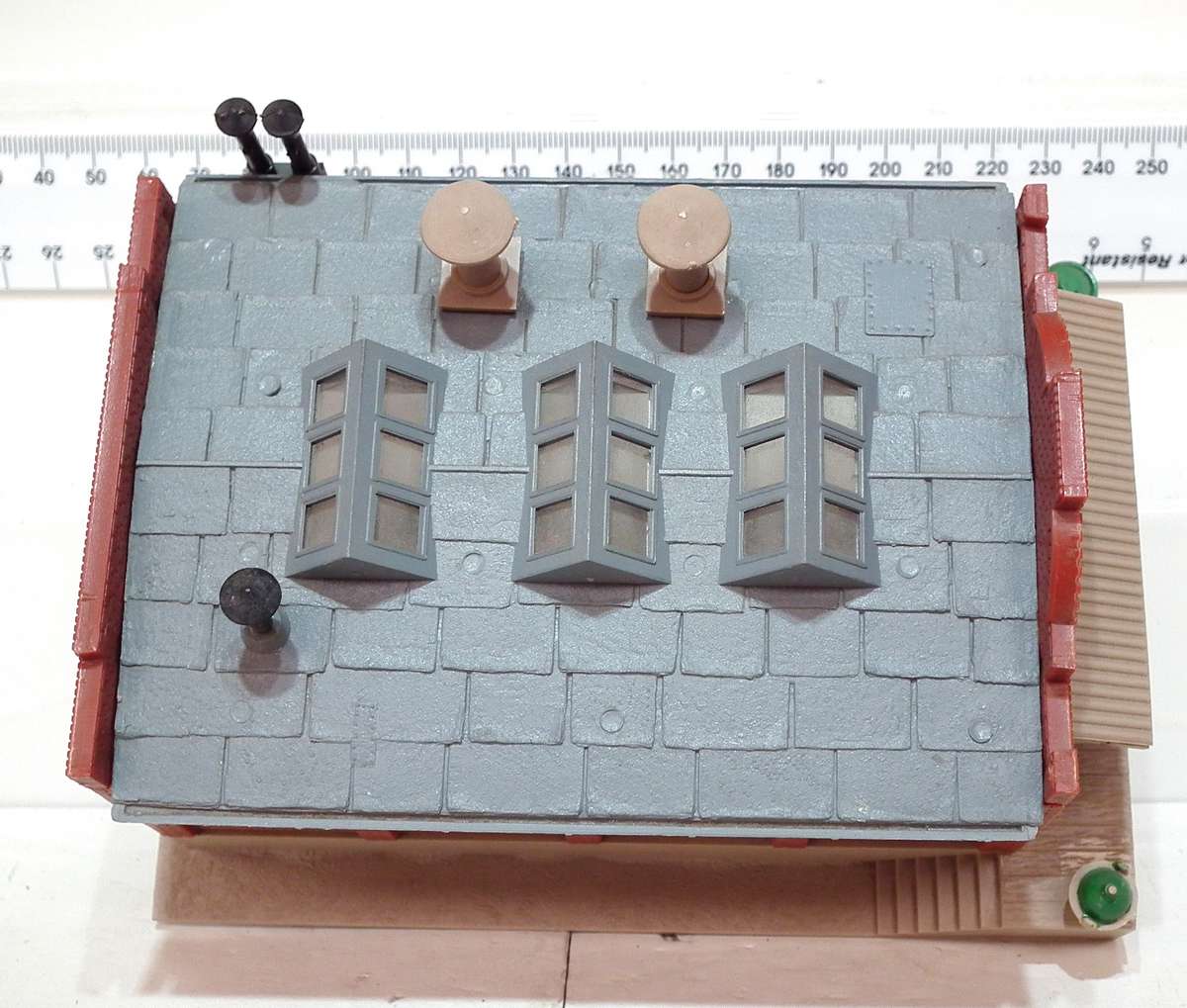 POLA HO:  Detailed Plastic Factory Building in Very Good Used, Un-boxed Condition.(GR)