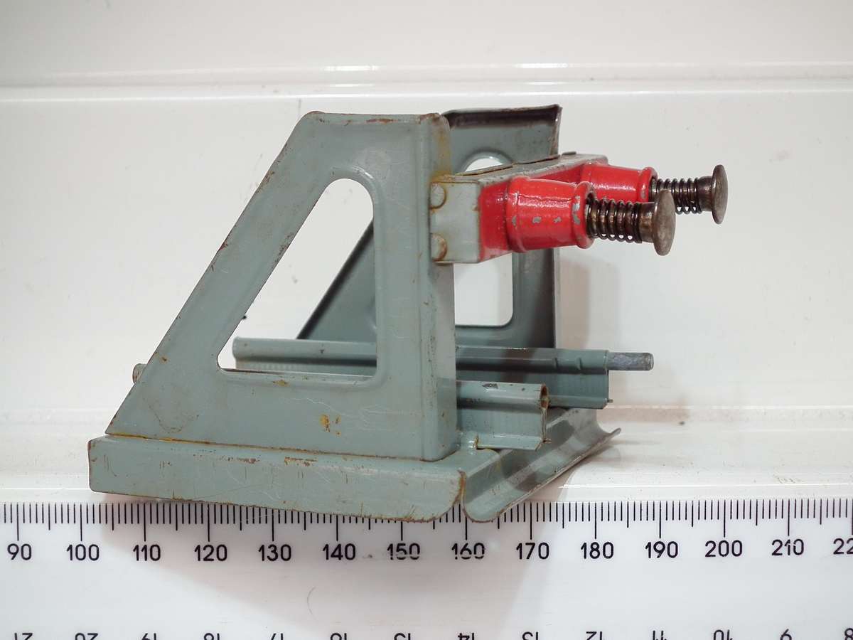 HORNBY O: Vintage English Tin Metal Buffer Stop in Fair Boxed condition(England)