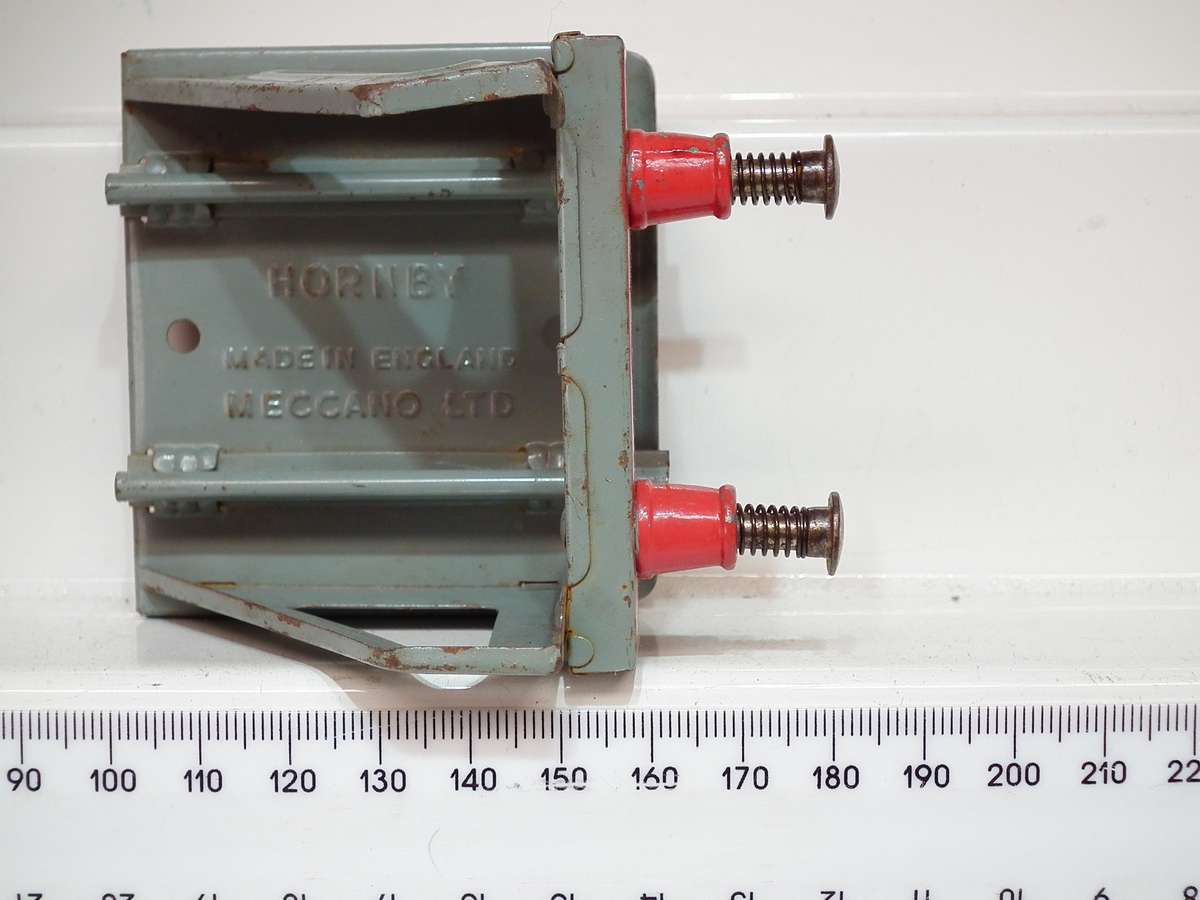 HORNBY O: Vintage English Tin Metal Buffer Stop in Fair Boxed condition(England)