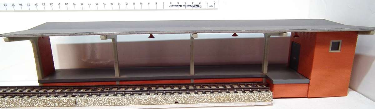 MERIT HO:  Plastic Train Platform in Fair Used Condition.(England)