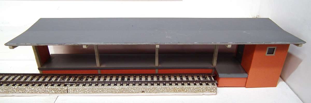 MERIT HO:  Plastic Train Platform in Fair Used Condition.(England)