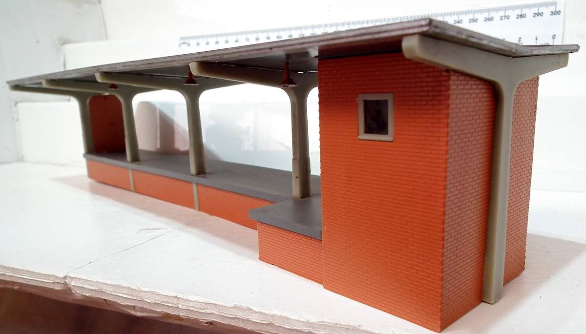 MERIT HO:  Plastic Train Platform in Fair Used Condition.(England)