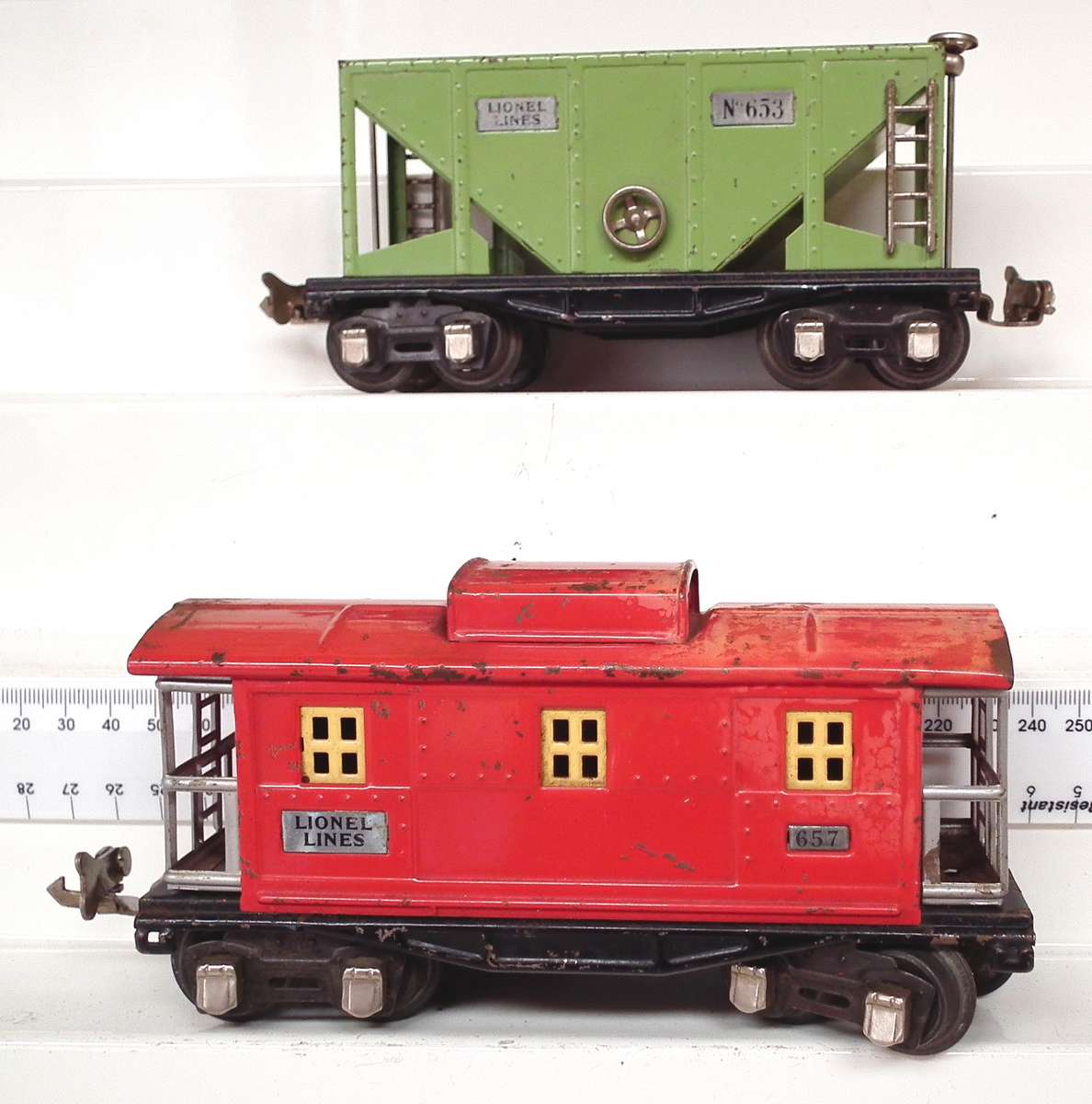 LIONEL O: Pre-War Coal Car(653) + Caboose(657) in Good Used, Un-Boxed condition(USA)