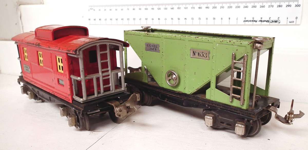 LIONEL O: Pre-War Coal Car(653) + Caboose(657) in Good Used, Un-Boxed condition(USA)