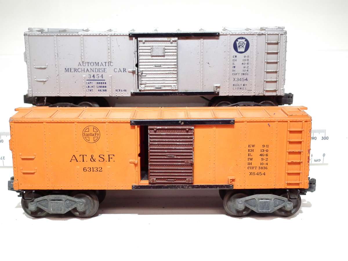 LIONEL O: Pots-War Auto Merchant Car+SF Freight Car in Fair Used condition(USA)