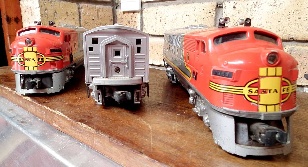 Lionel O Vintage Santa Fe Super Chief Loco Set Good Used Un-Boxed Condition USA