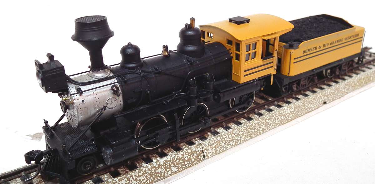 ROUNDHOUSE HO: Vintage 24L-4 Old Timer 2-6-0  Mogul Steam Locomotive in Good Running Condition.(USA)