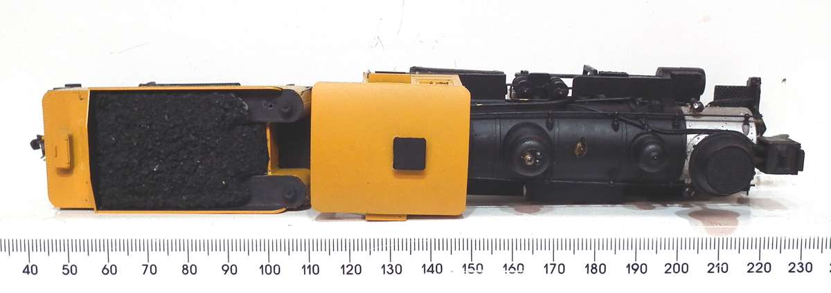 ROUNDHOUSE HO: Vintage 24L-4 Old Timer 2-6-0  Mogul Steam Locomotive in Good Running Condition.(USA)