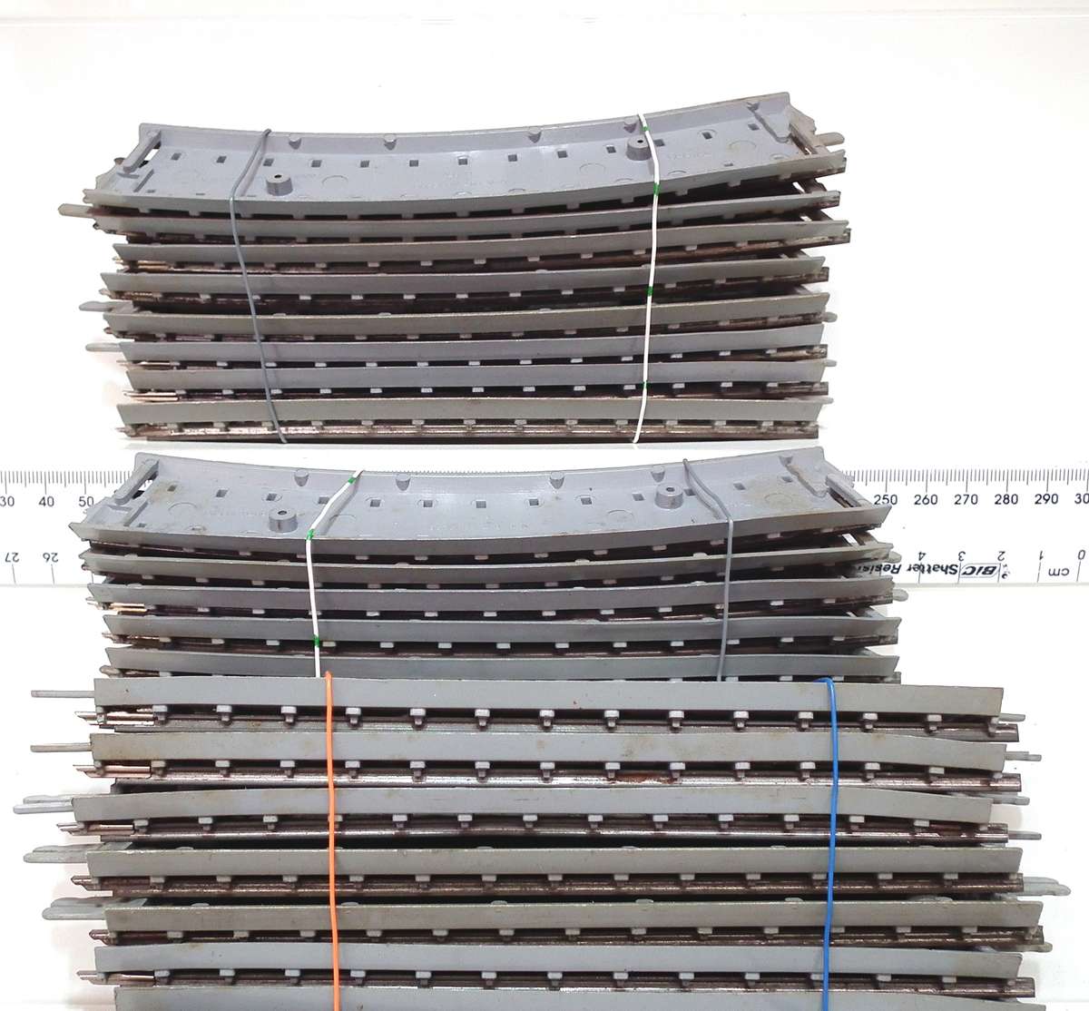TRI-ANG OO:  22pc Mixed Metal Track with Plastic Underlay in Fair, Used Condition.(SA)